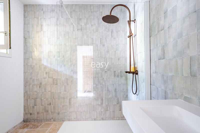 House available for rent in FRANCE specifically for professional photo and video shooting sessions